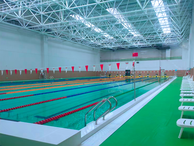 遼寧財貿(mào)學(xué)院泳池 